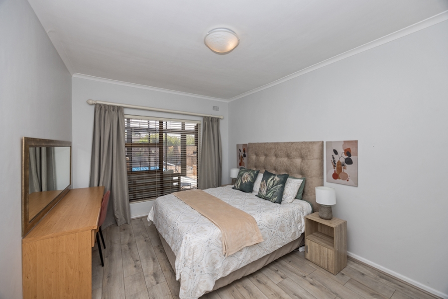 7 Bedroom Property for Sale in Sonstraal Western Cape